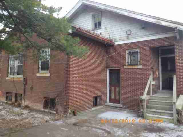 5015 Greenway exterior 1-18-19.jpg